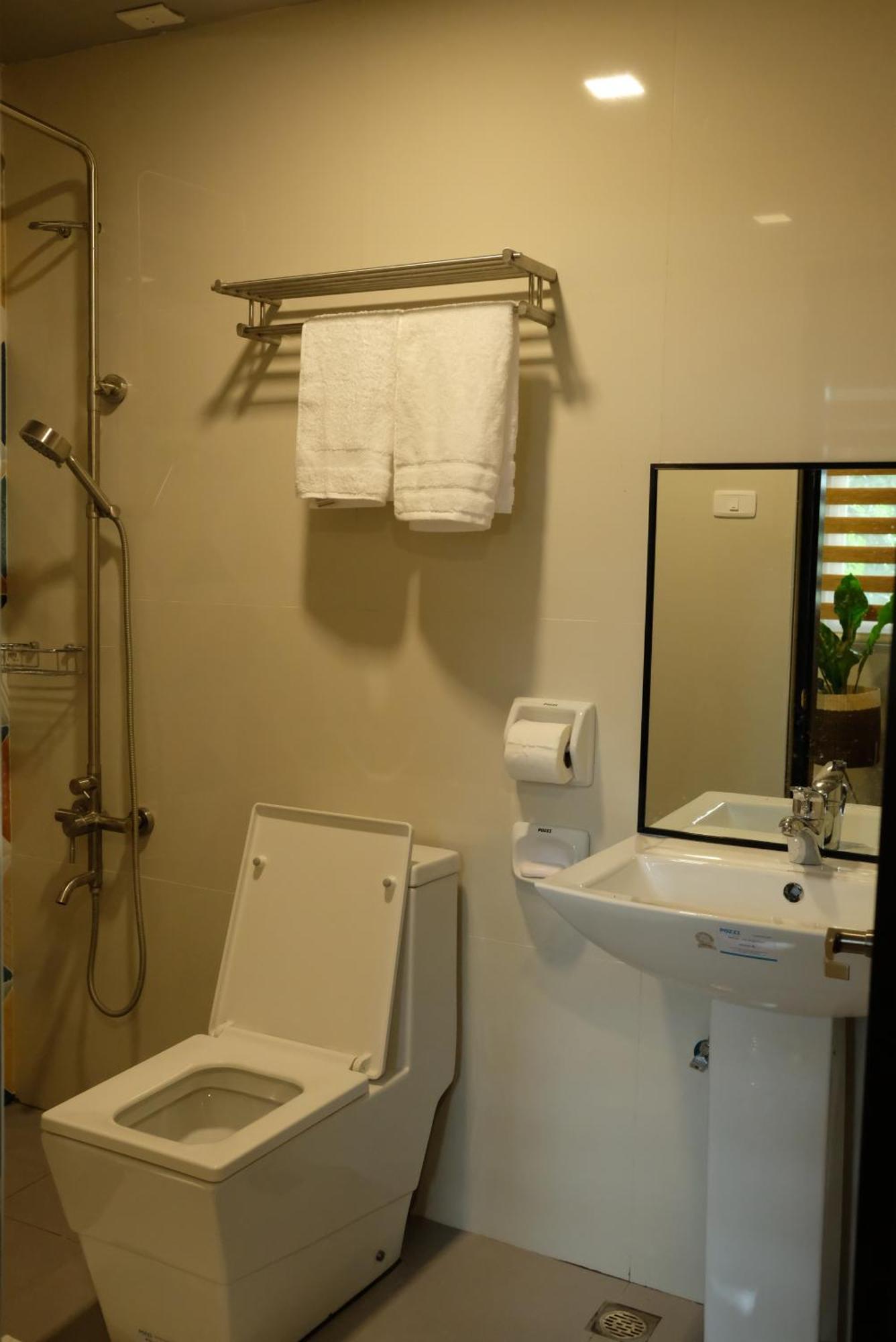 Vieda Hotel Caticlan Bagian luar foto